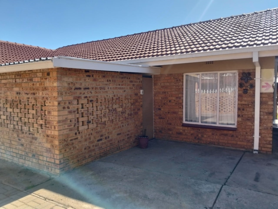 2 Bedroom Property for Sale in Flamwood North West